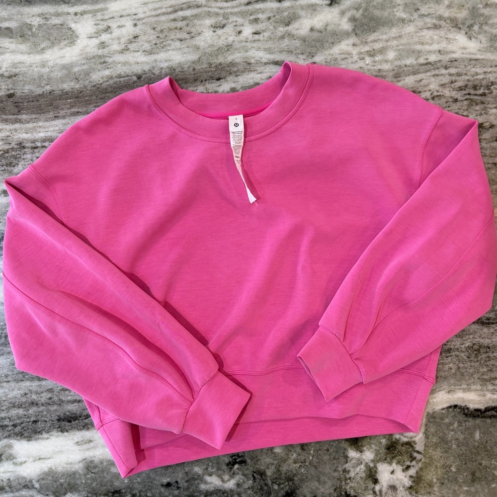 Lululemon Softstreme Perfectly Oversized Cropped Crew
Sonic Pink - Picture 1 of 10